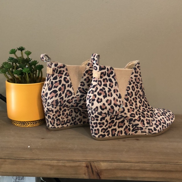 Women’s shoes - Picture 2 of 4